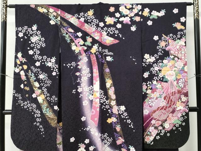 平和屋着物●豪華振袖　駒刺繍　鬘帯吉祥草花文　暈し染め　金通し地　京都きもの友禅扱い　正絹　逸品　CABB4578yc