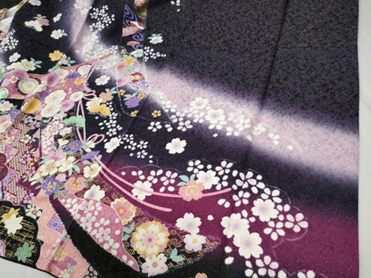 平和屋着物●豪華振袖　駒刺繍　鬘帯吉祥草花文　暈し染め　金通し地　京都きもの友禅扱い　正絹　逸品　CABB4578yc