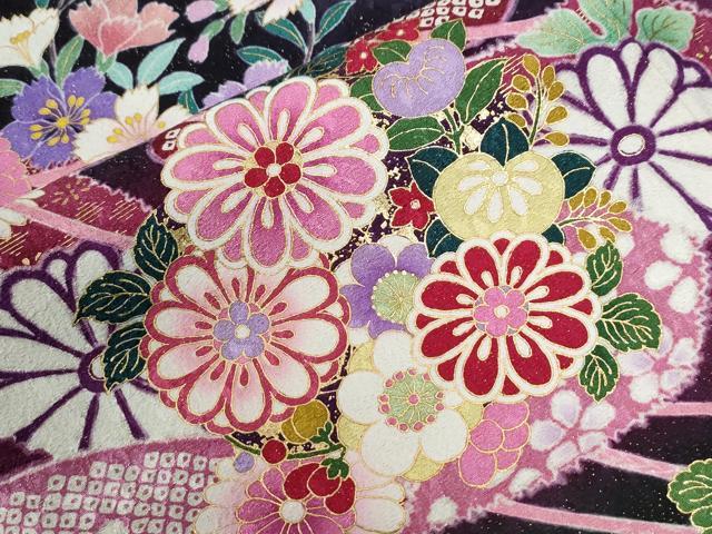 平和屋着物●豪華振袖　駒刺繍　鬘帯吉祥草花文　暈し染め　金通し地　京都きもの友禅扱い　正絹　逸品　CABB4578yc