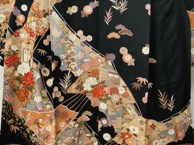 平和屋着物●豪華振袖 駒刺繍 扇面御所車鴛鴦牡丹花文 黒地 金彩 正絹 逸品 CABB4670yc
