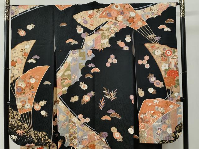 平和屋着物●豪華振袖 駒刺繍 扇面御所車鴛鴦牡丹花文 黒地 金彩 正絹 逸品 CABB4670yc