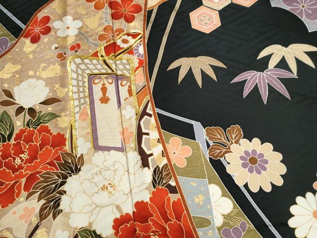 平和屋着物●豪華振袖 駒刺繍 扇面御所車鴛鴦牡丹花文 黒地 金彩 正絹 逸品 CABB4670yc