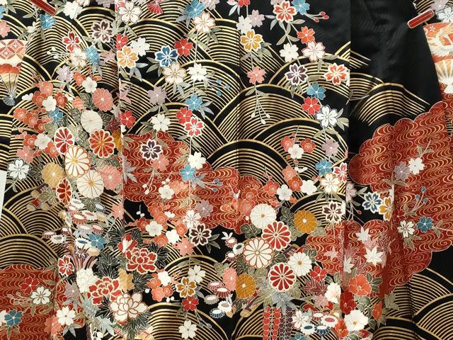 平和屋着物●豪華振袖　駒刺繍　雲取り流水枝垂れ花文　黒地　金彩　正絹　逸品　CABB4680yc