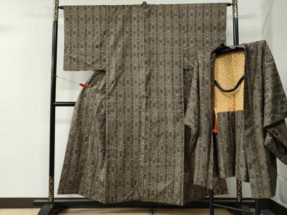 平和屋着物●本場大島紬　アンサンブル　割り込み絣　立涌花文　正絹　逸品　CABB4707yc