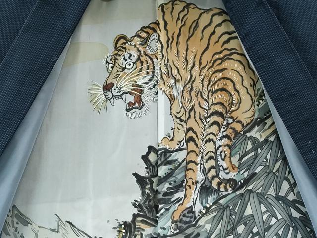 平和屋着物●男性 紬 アンサンブル 100亀甲 羽裏：虎 正絹 逸品 未使用 CABB4712yc