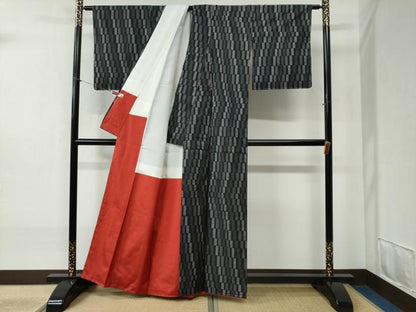 平和屋着物●本場大島紬 7マルキ 横段吉祥文 正絹 逸品 未使用 CABB4766yc