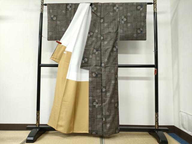 平和屋着物●本場大島紬 7マルキ 色紙雪輪文 正絹 逸品 CABB4770yc