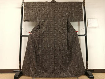 平和屋着物●本場大島紬　7マルキ　菱花松文　正絹　逸品　CABB4884vp