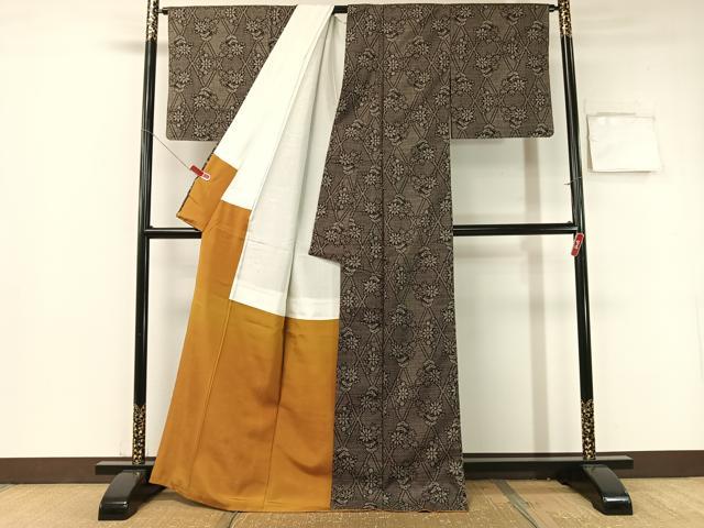 平和屋着物●本場大島紬　7マルキ　菱花松文　正絹　逸品　CABB4884vp