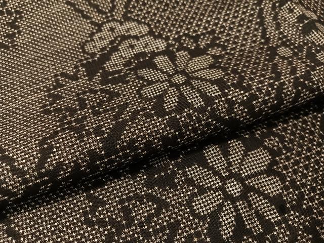 平和屋着物●本場大島紬　7マルキ　菱花松文　正絹　逸品　CABB4884vp