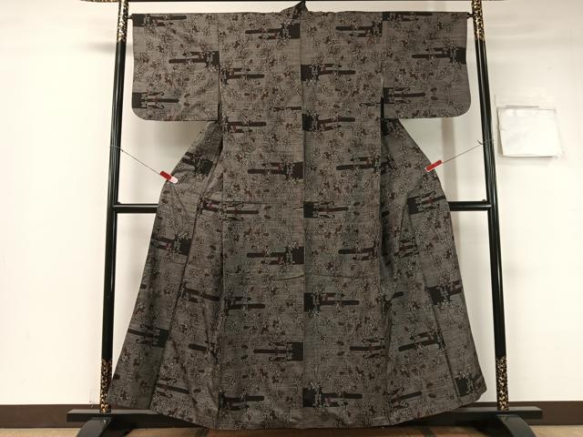 平和屋着物●本場大島紬 9マルキ 霞枝花文 正絹 逸品 CABB4897vp