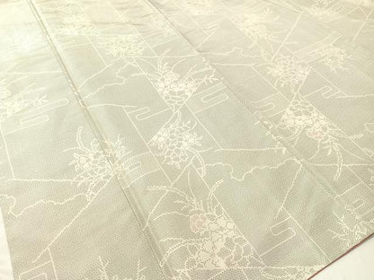 平和屋着物●本場大島紬 白大島 120亀甲 霞花文 正絹 逸品 CABB4951vp