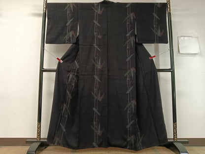 平和屋着物●本場結城紬　重要無形文化財　80亀甲　飛び亀甲柄　笹竹文　正絹　逸品　CABB5098vp