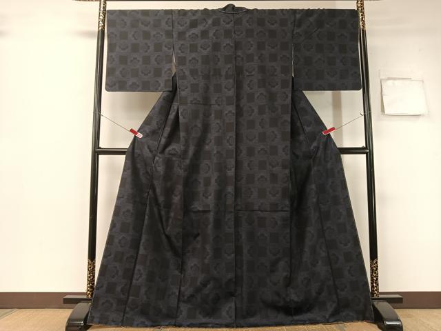 平和屋着物●本場大島紬 市松花文 さが美扱い 正絹 逸品 未使用 CABB5120vp