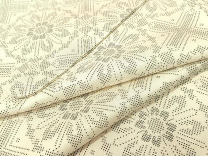 平和屋着物●本場大島紬 白大島 7マルキ 吉祥花文 正絹 逸品 未使用 CABB5136vp