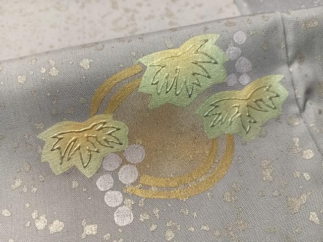 平和屋着物●本場染大島紬　訪問着　刺繍　葡萄蔦の葉丸文　金銀彩　正絹　逸品　CABB5171vp