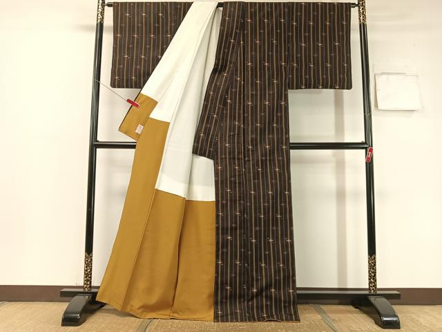 平和屋着物●国指定重要無形文化財　本場久米島紬　神里エツ作　手織　証紙付き　正絹　逸品　CABB5179vp