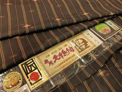 平和屋着物●国指定重要無形文化財　本場久米島紬　神里エツ作　手織　証紙付き　正絹　逸品　CABB5179vp