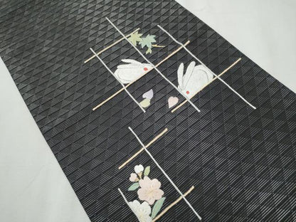 平和屋着物●太鼓柄袋帯　総刺繍　兎　舞桜文　黒地　舞桜文　黒地　金銀糸　正絹　逸品　CABB5979hy