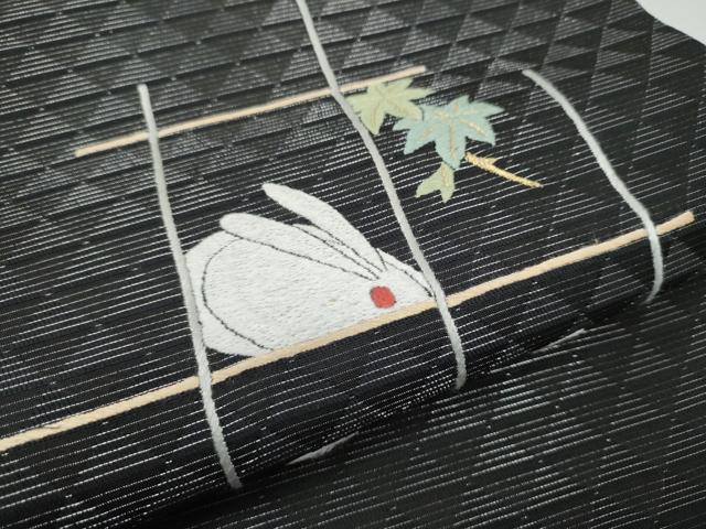 平和屋着物○太鼓柄袋帯 総刺繍 兎 舞桜文 黒地 舞桜