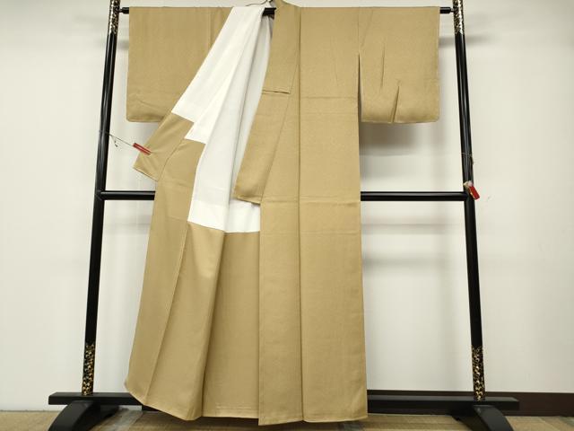 平和屋着物○京加賀友禅 百貫達雄監修 色無地 霞地紋 飴色