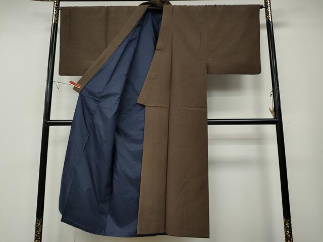 平和屋着物●男性　紬　羽織セット　着物：銀煤竹色　羽織：憲法色　正絹　逸品　CABB6089ut