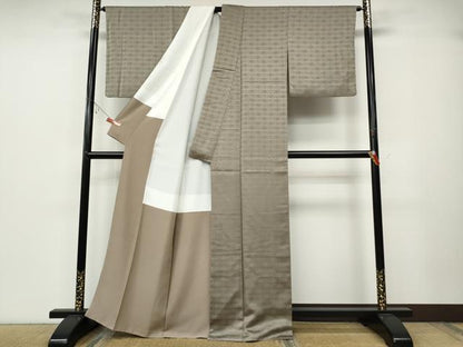 平和屋着物●上質なお召　吉祥花地紋　胡桃染色　正絹　逸品　CABB6101ut