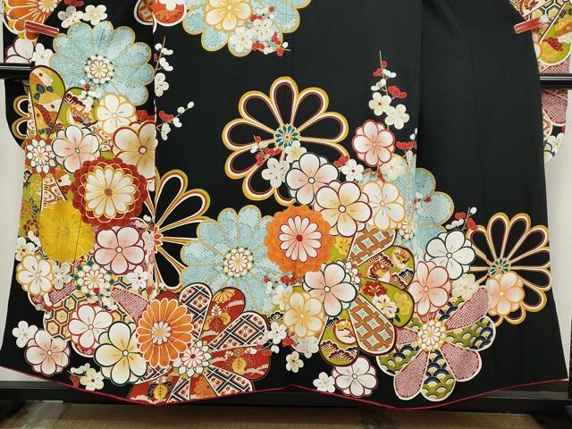 平和屋着物●豪華振袖　駒刺繍　舞花文　黒地　金彩　正絹　逸品　CABB6217ut 平和屋着物○豪華振袖 駒刺繍 舞花文 黒地 金彩 正絹 逸品 CABB6217ut