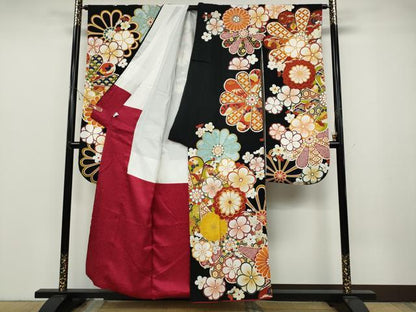 平和屋着物●豪華振袖　駒刺繍　舞花文　黒地　金彩　正絹　逸品　CABB6217ut