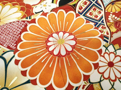 平和屋着物●豪華振袖　駒刺繍　舞花文　黒地　金彩　正絹　逸品　CABB6217ut