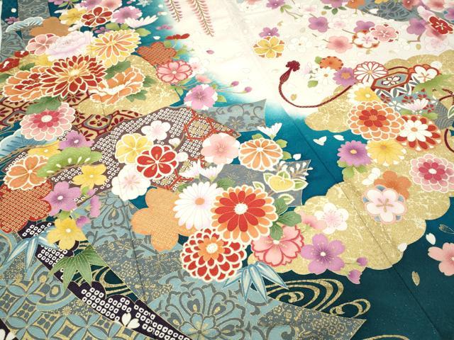 平和屋着物●豪華振袖　駒刺繍　地紙熨斗貝桶花文　暈し染め　銀通し地　正絹　逸品　CABB6269ut