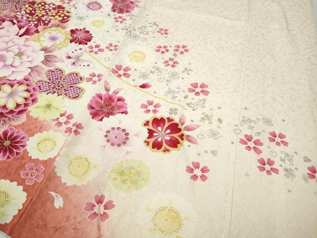 平和屋着物●豪華振袖　刺繍　花蝶文　暈し染め　銀糸　銀彩　正絹　逸品　AABB0221zg 平和屋着物○豪華振袖 刺繍 花蝶文 銀通し地 正絹 逸品 CABB6270ut