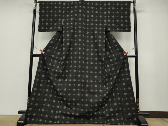 平和屋着物●本場大島紬　7マルキ　格子吉祥花文　ロング丈　正絹　逸品　CABB6282ut
