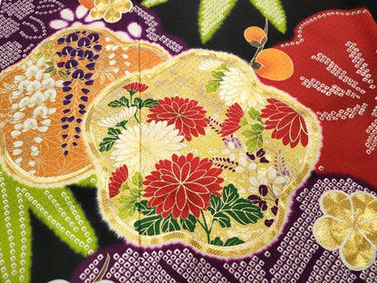 平和屋着物●豪華振袖　駒刺繍　草花尽くし　黒地　金彩　正絹　逸品　CABB6295ut