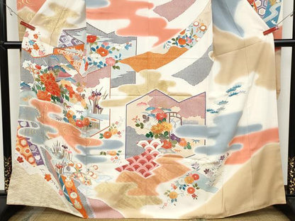 平和屋着物●豪華振袖　駒刺繍　屏風鴛鴦草花文　金彩　正絹　逸品　CABB6302ut