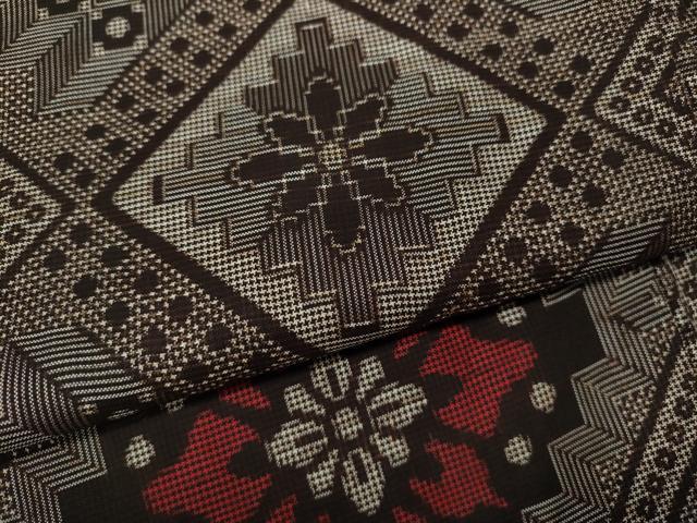 本場大島紬 龍郷柄 着物 身丈160 裄丈66 しつけ付き 本場大島紬 龍郷柄 着物 身丈160 裄丈66 しつけ付き - メルカリ