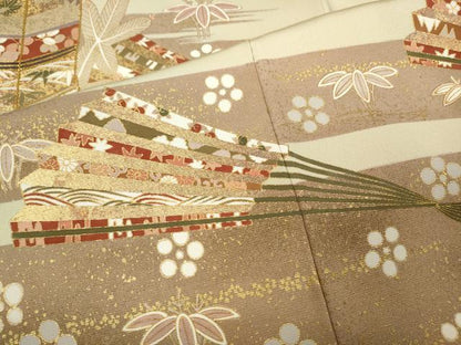 平和屋着物●豪華色留袖　駒刺繍　貝桶檜扇花文　金彩　正絹　逸品　未使用　CABB6361ut