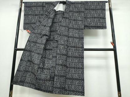平和屋着物∴夏物　男性　浴衣　横段吉祥文　黒地　綿　逸品　CABB6622
