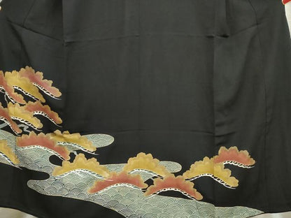 平和屋着物■豪華黒留袖 青海波枝松文 金彩 正絹 逸品 CABB7354dy