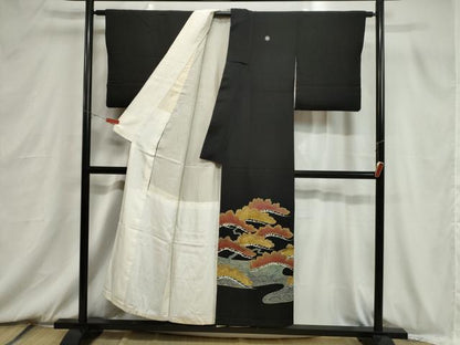 平和屋着物■豪華黒留袖 青海波枝松文 金彩 正絹 逸品 CABB7354dy