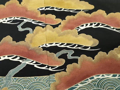 平和屋着物■豪華黒留袖 青海波枝松文 金彩 正絹 逸品 CABB7354dy