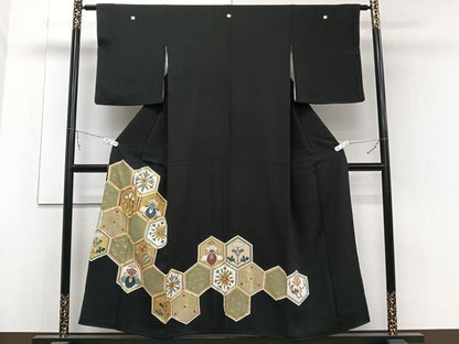 平和屋着物■豪華黒留袖　駒刺繍　亀甲花文　金彩　正絹　逸品　CABB8608xi