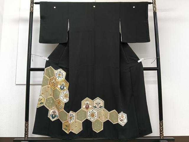 平和屋着物■豪華黒留袖　駒刺繍　亀甲花文　金彩　正絹　逸品　CABB8608xi
