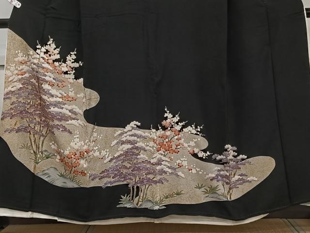 平和屋着物■豪華黒留袖　駒刺繍　枝梅松文　金彩　正絹　逸品　CABB8746xi
