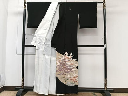 平和屋着物■豪華黒留袖　駒刺繍　枝梅松文　金彩　正絹　逸品　CABB8746xi
