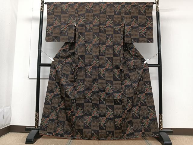 平和屋着物■上質な紬　格子花文　黒地　正絹　逸品　未使用　CABB8759xi