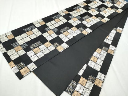 平和屋着物●六通柄袋帯　唐織　市松菊文　黒地　正絹　逸品　CABB9232hy