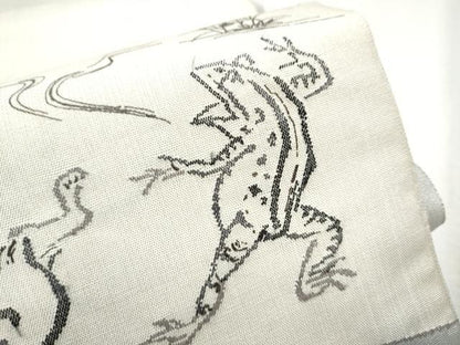 平和屋着物●六通柄袋帯 鳥獣戯画 銀通し地 正絹 逸品 CABB9348hy