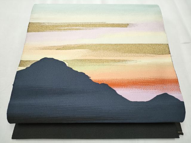 平和屋着物●爪掻き本綴れ 八寸名古屋帯 遠山霞文 黒地 金糸 正絹 逸品 CABB9517hy