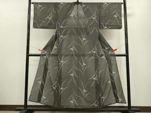 平和屋着物＊夏物 小紋 絽 縞 燕子花 黒地 洗える着物 CABB9642ze
